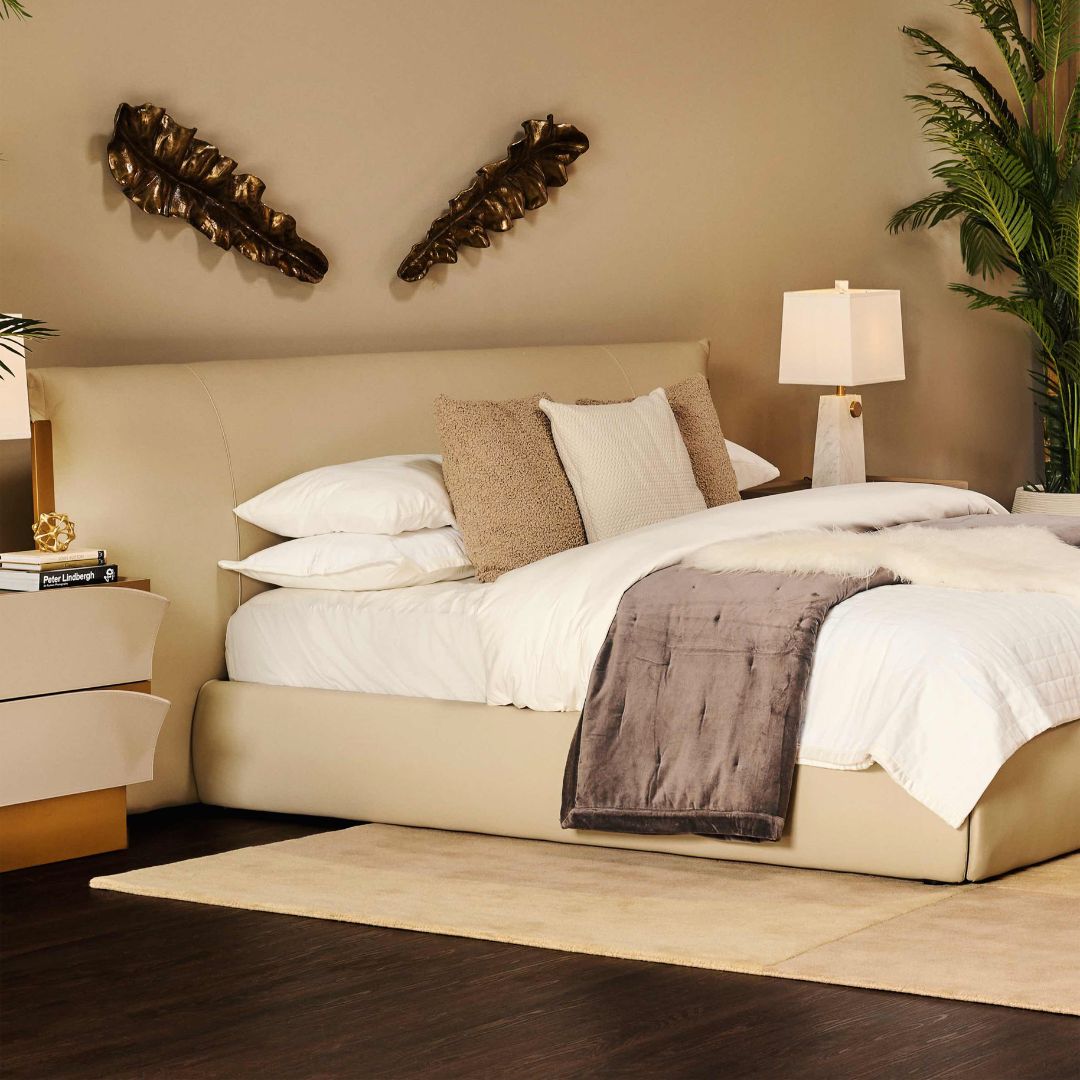 Peninsula King Bed